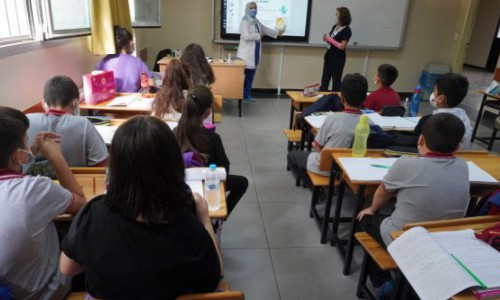 Grandmedical'den sosyal sorumluluk projesi:  Öğrencilere kovid-19 eğitimi